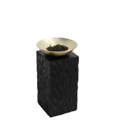 Incense Burner, Hews lokal mena