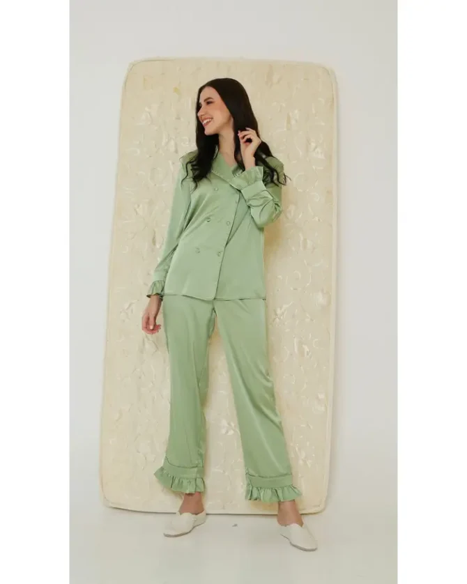 Satin Pajamas lokal mena