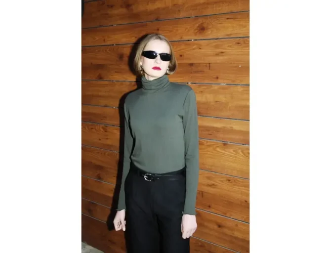 Zahra Turtleneck lokal mena