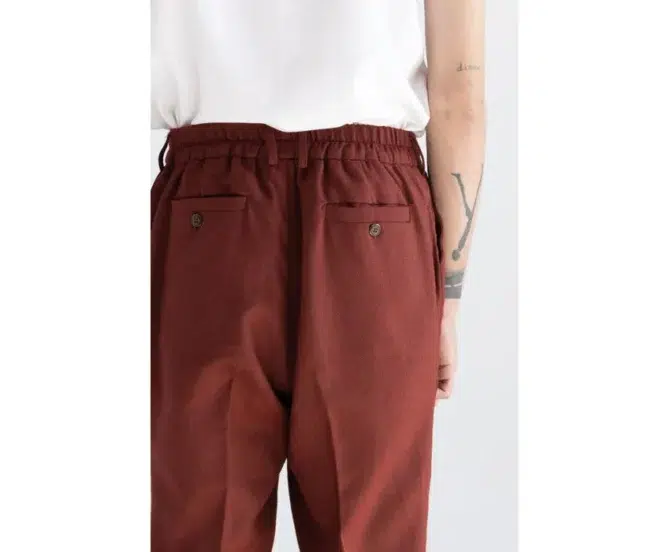 Relaxed Pants lokal mena