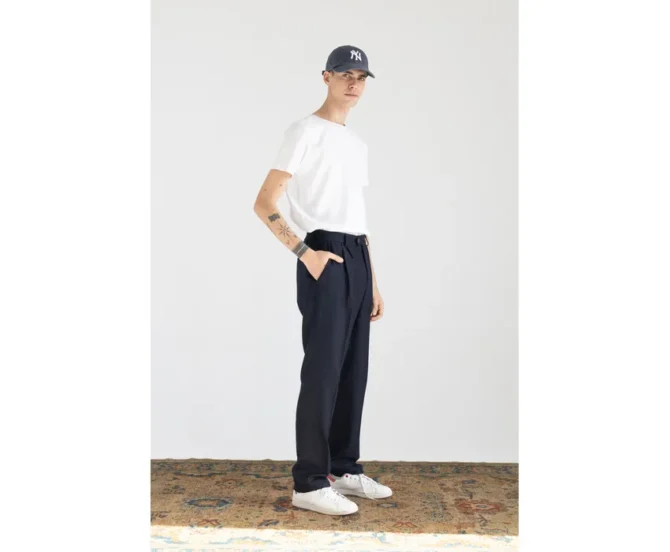 Relaxed Pants lokal mena