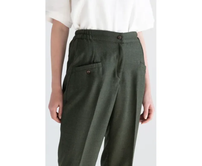 Relaxed Tailored Pants lokal mena